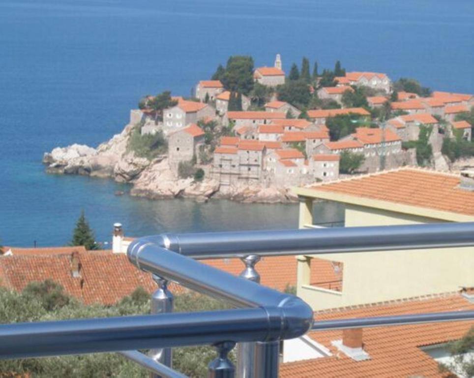 Apartments Marija Sveti Stefan Bilik gambar